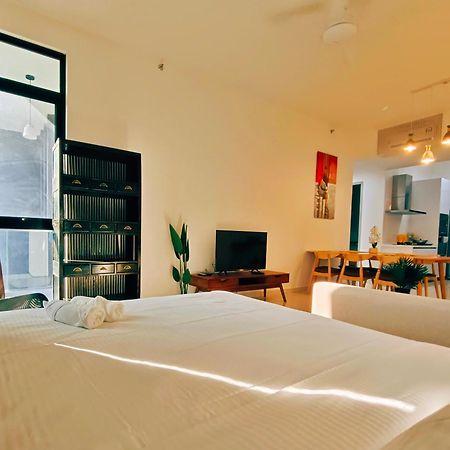 New Georgetown Instagramable 2Br Homestay For 10Pax 无敌美景两房民宿 Beacon Executive Suite Bagian luar foto