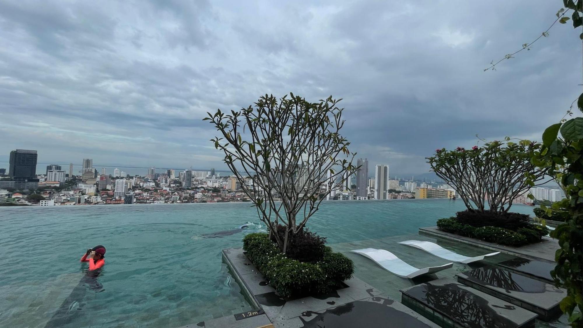 New Georgetown Instagramable 2Br Homestay For 10Pax 无敌美景两房民宿 Beacon Executive Suite Bagian luar foto