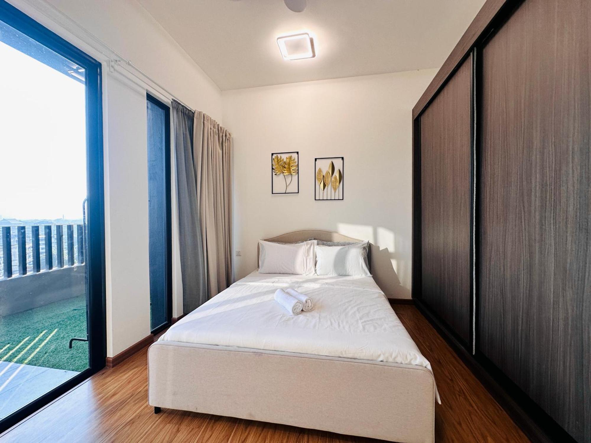 New Georgetown Instagramable 2Br Homestay For 10Pax 无敌美景两房民宿 Beacon Executive Suite Bagian luar foto