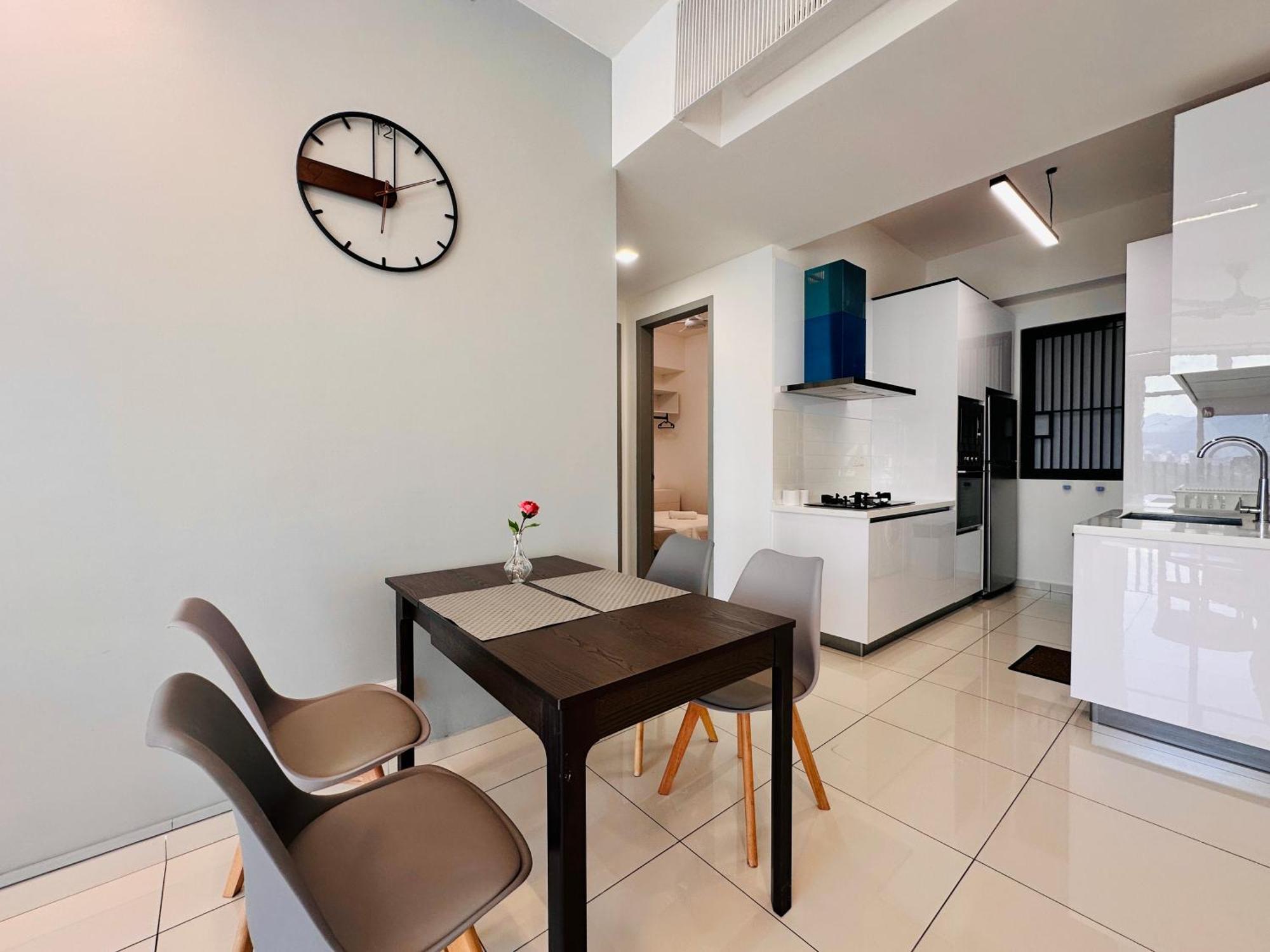 New Georgetown Instagramable 2Br Homestay For 10Pax 无敌美景两房民宿 Beacon Executive Suite Bagian luar foto