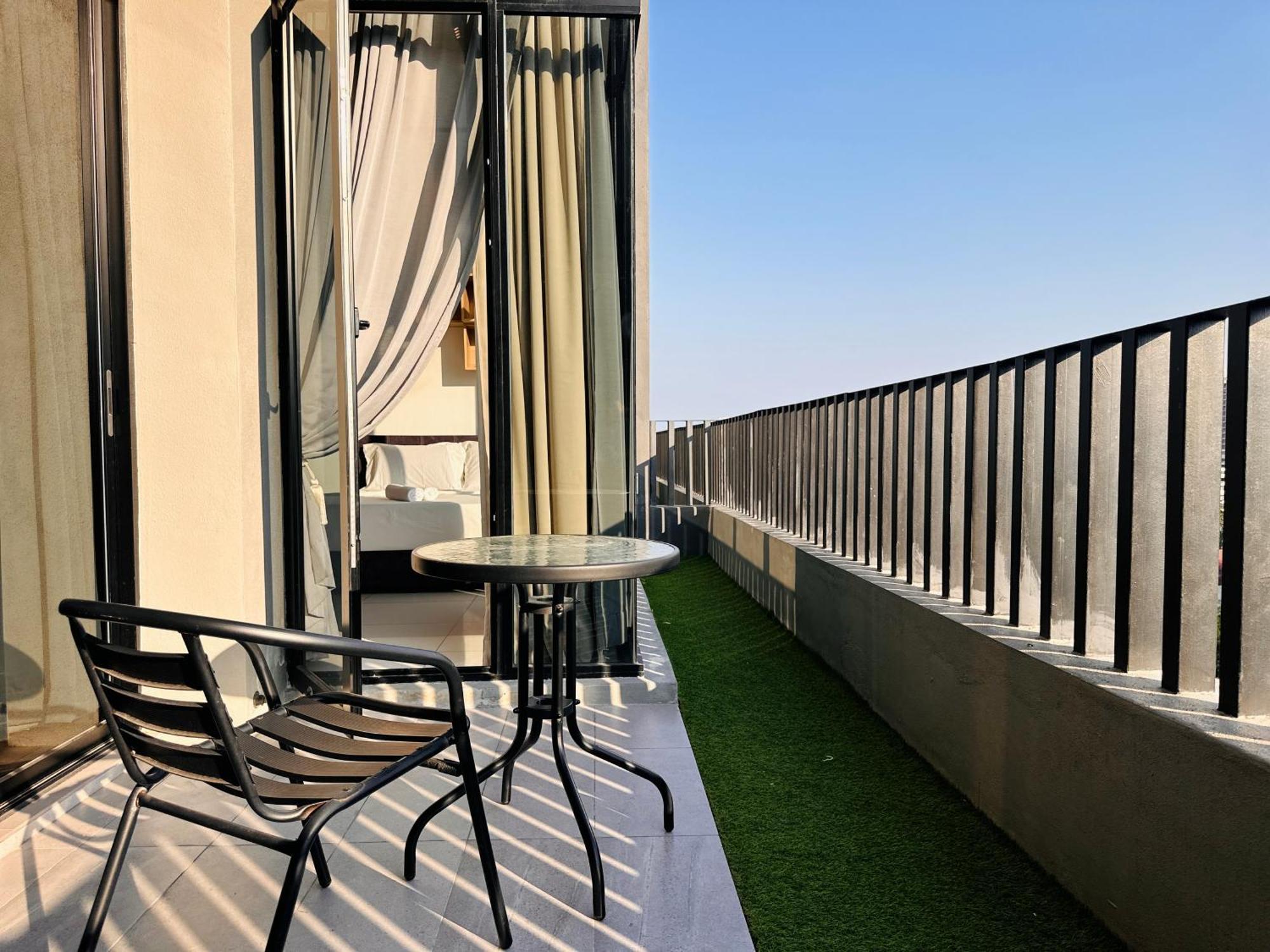 New Georgetown Instagramable 2Br Homestay For 10Pax 无敌美景两房民宿 Beacon Executive Suite Bagian luar foto
