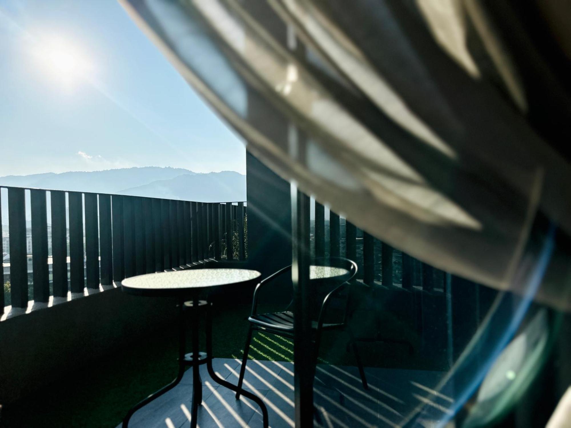 New Georgetown Instagramable 2Br Homestay For 10Pax 无敌美景两房民宿 Beacon Executive Suite Bagian luar foto