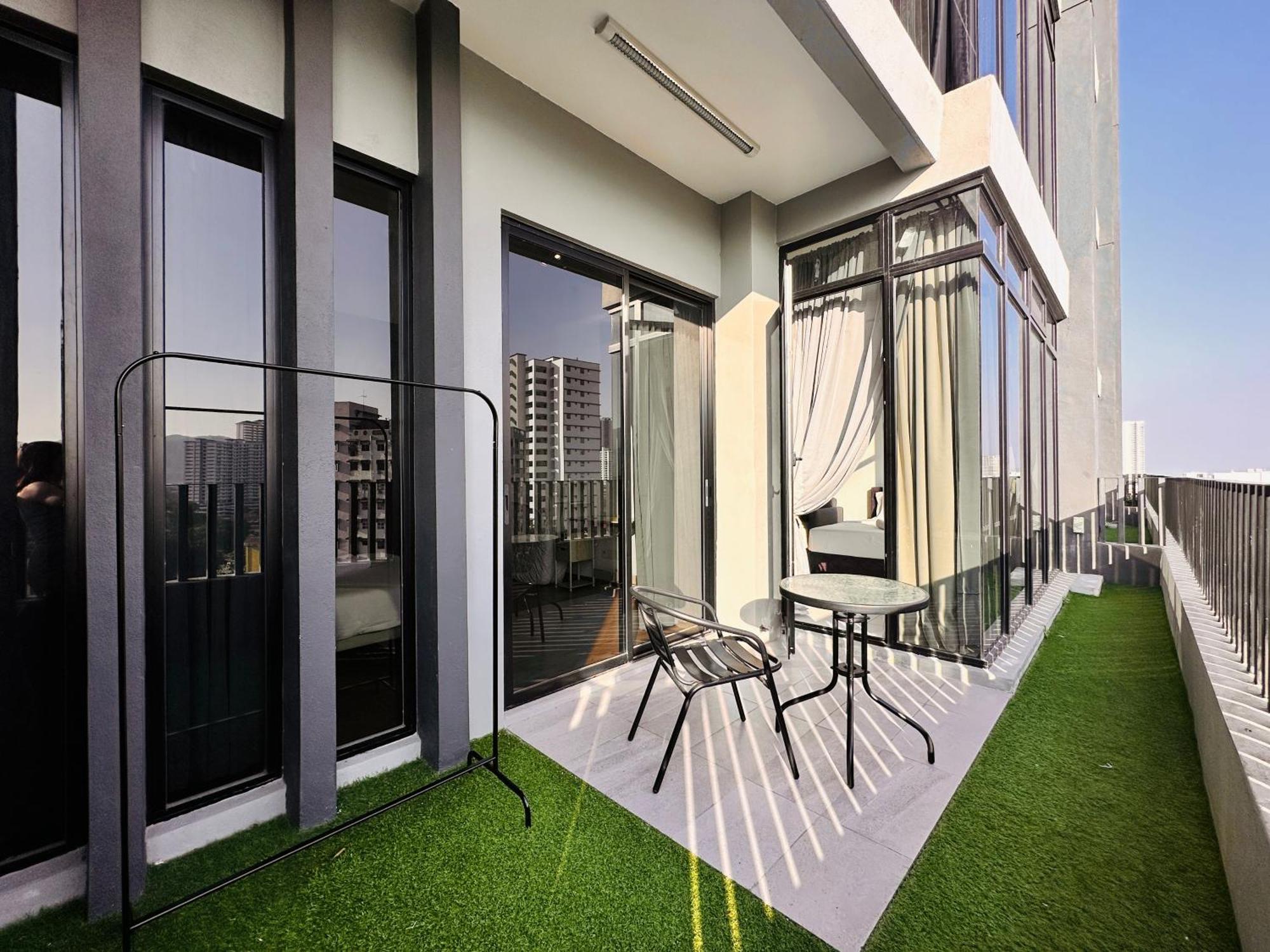 New Georgetown Instagramable 2Br Homestay For 10Pax 无敌美景两房民宿 Beacon Executive Suite Bagian luar foto