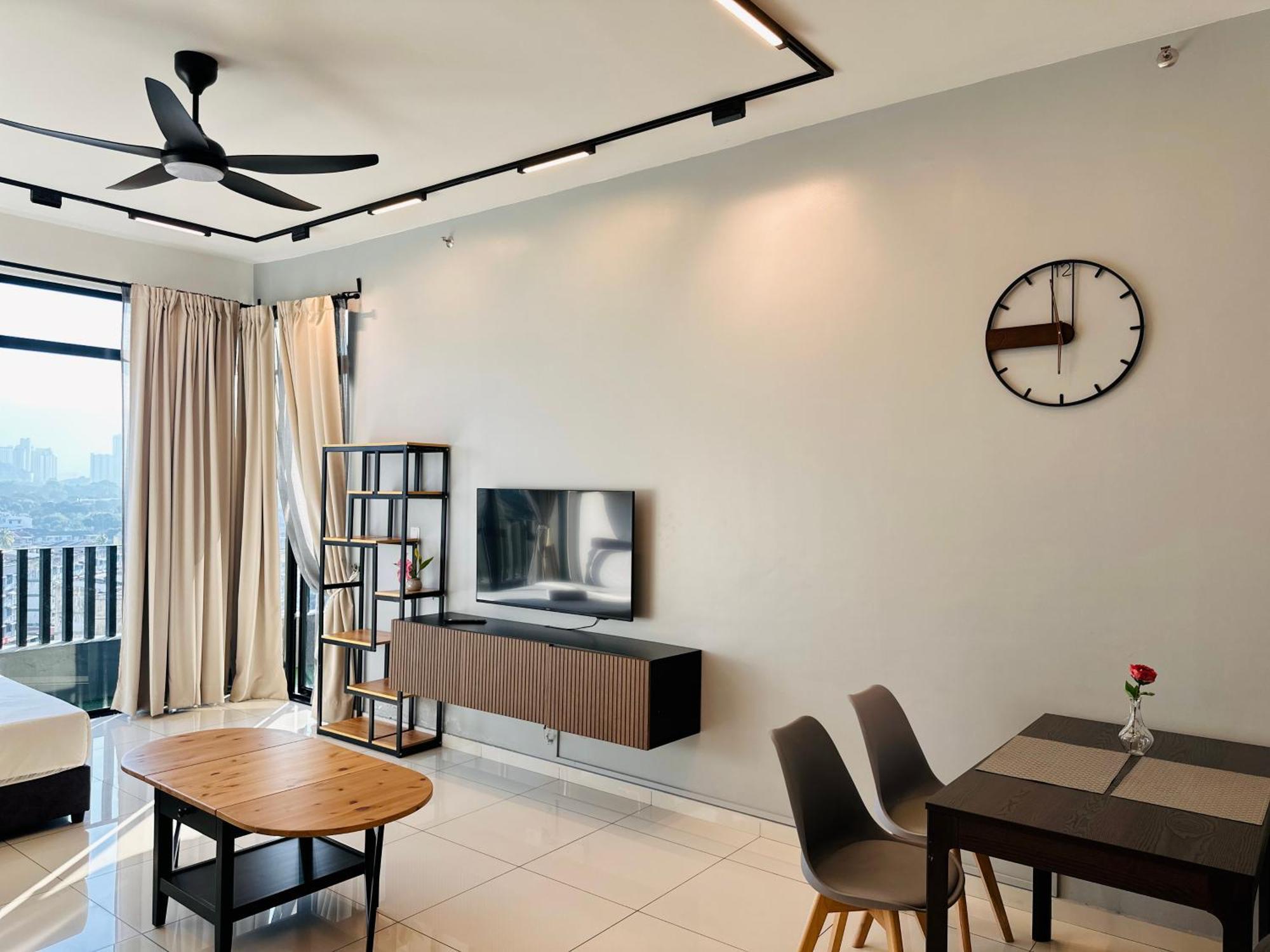 New Georgetown Instagramable 2Br Homestay For 10Pax 无敌美景两房民宿 Beacon Executive Suite Bagian luar foto