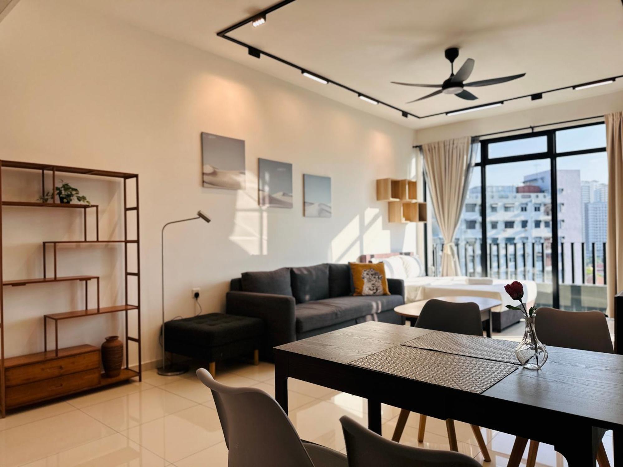 New Georgetown Instagramable 2Br Homestay For 10Pax 无敌美景两房民宿 Beacon Executive Suite Bagian luar foto