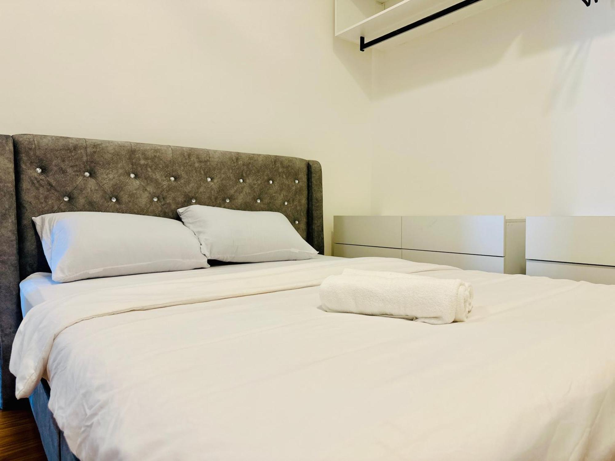 New Georgetown Instagramable 2Br Homestay For 10Pax 无敌美景两房民宿 Beacon Executive Suite Bagian luar foto