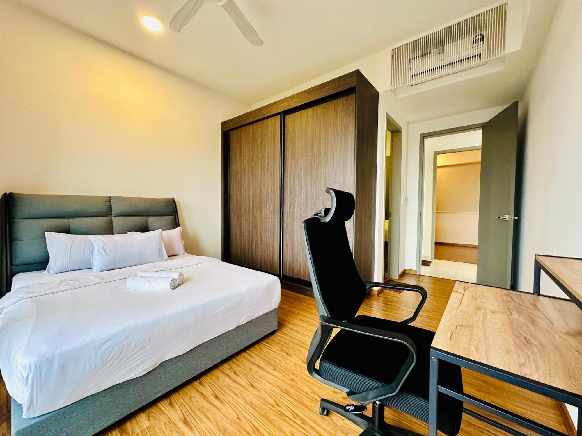 New Georgetown Instagramable 2Br Homestay For 10Pax 无敌美景两房民宿 Beacon Executive Suite Bagian luar foto